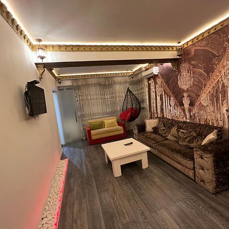 2 Bedrooms Heart Of City Center Кишинів Екстер'єр фото