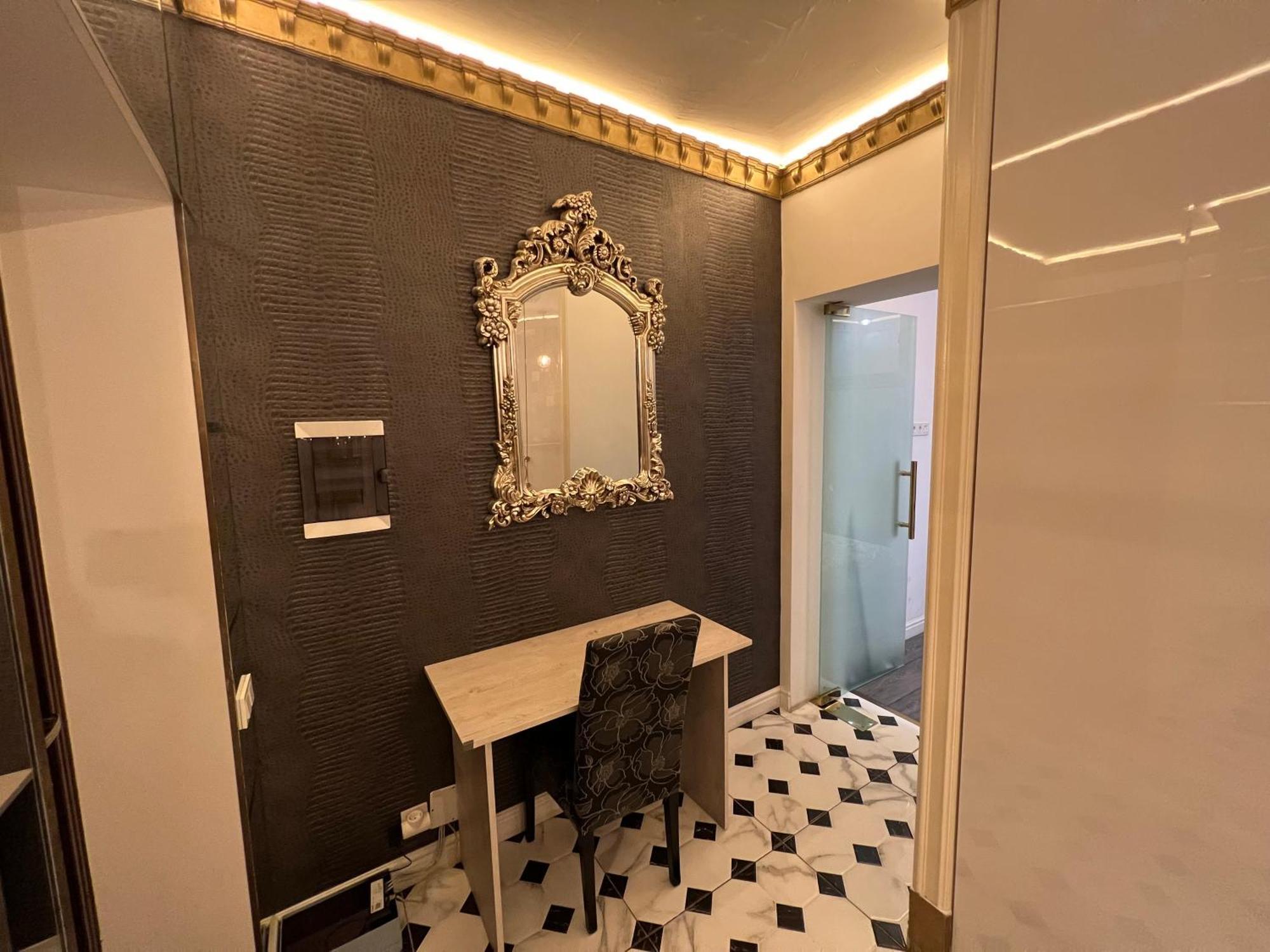 2 Bedrooms Heart Of City Center Кишинів Екстер'єр фото