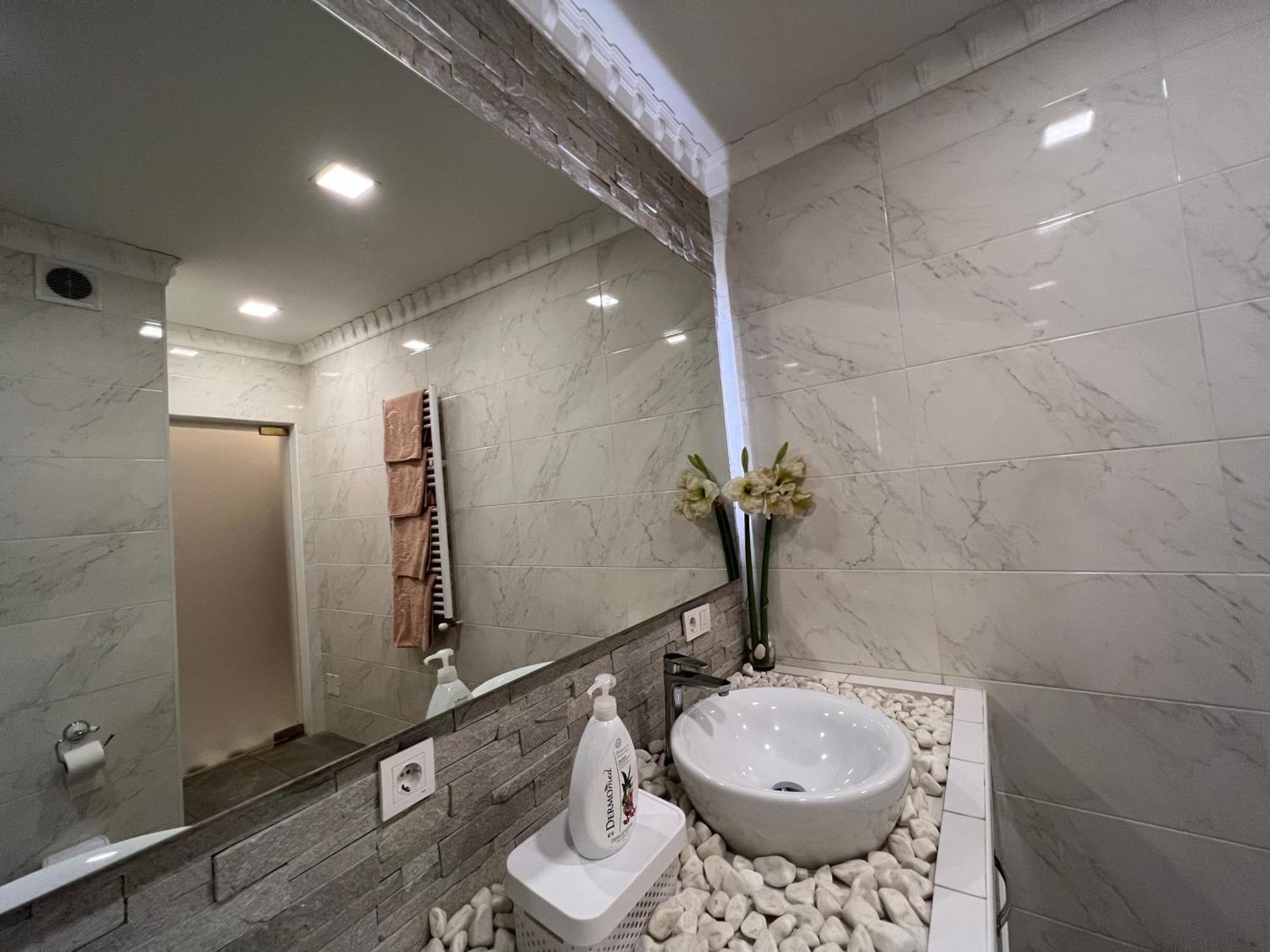 2 Bedrooms Heart Of City Center Кишинів Екстер'єр фото