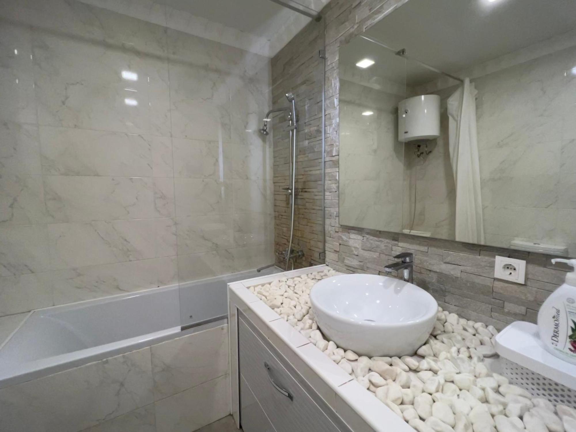 2 Bedrooms Heart Of City Center Кишинів Екстер'єр фото